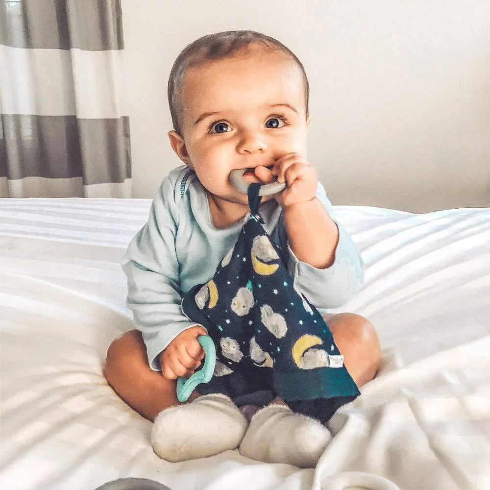 Green Sprouts i.Play |  Blankie Teether made from Organic Cotton - 3months 